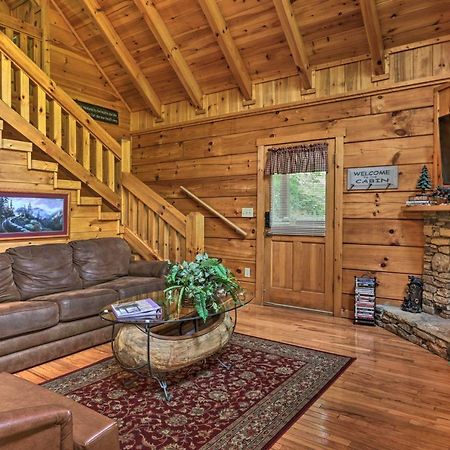 הוילה Gatlinburg Mountainside Escape With Deck And Hot Tub! מראה חיצוני תמונה