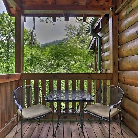 הוילה Gatlinburg Mountainside Escape With Deck And Hot Tub! מראה חיצוני תמונה