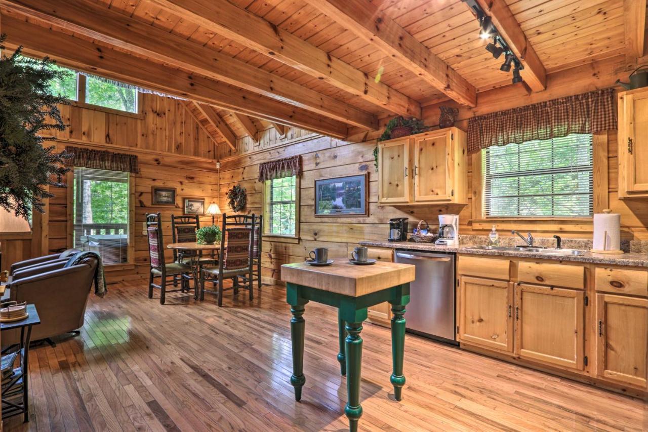 הוילה Gatlinburg Mountainside Escape With Deck And Hot Tub! מראה חיצוני תמונה