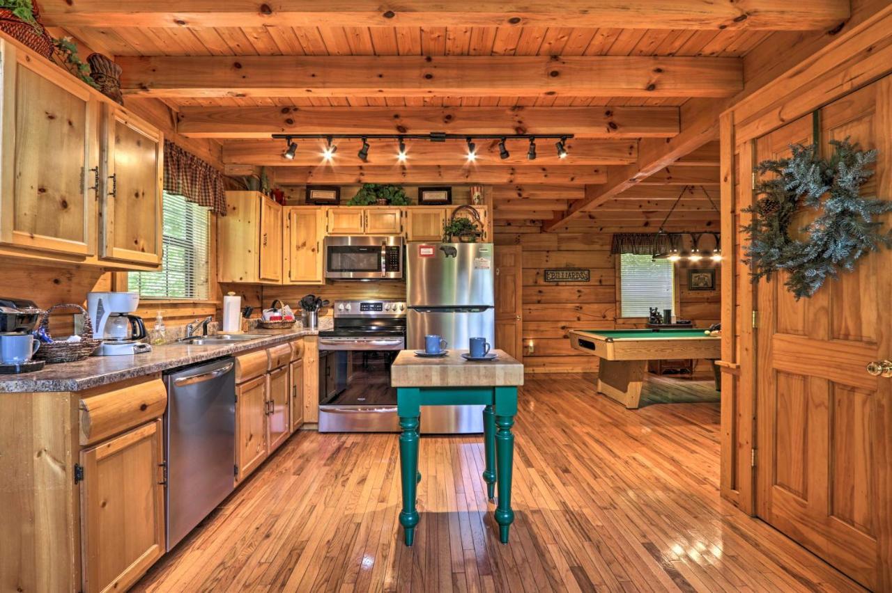 הוילה Gatlinburg Mountainside Escape With Deck And Hot Tub! מראה חיצוני תמונה
