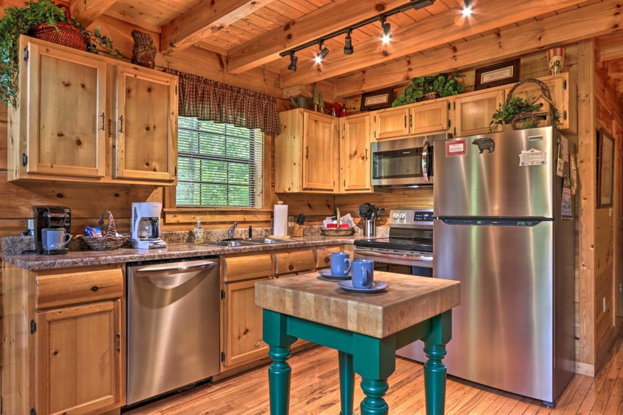הוילה Gatlinburg Mountainside Escape With Deck And Hot Tub! מראה חיצוני תמונה