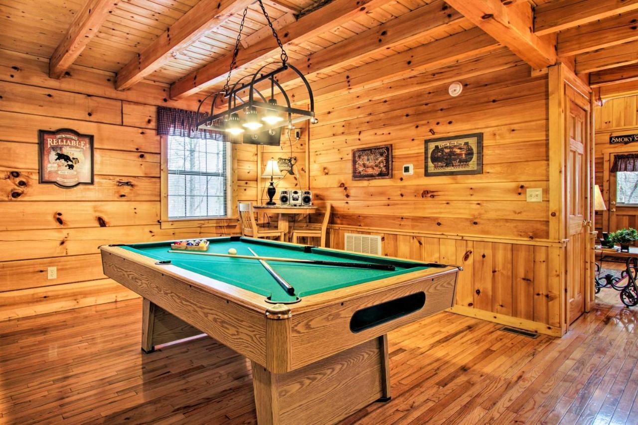 הוילה Gatlinburg Mountainside Escape With Deck And Hot Tub! מראה חיצוני תמונה