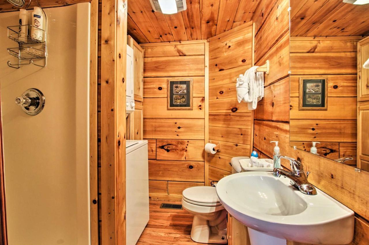 הוילה Gatlinburg Mountainside Escape With Deck And Hot Tub! מראה חיצוני תמונה