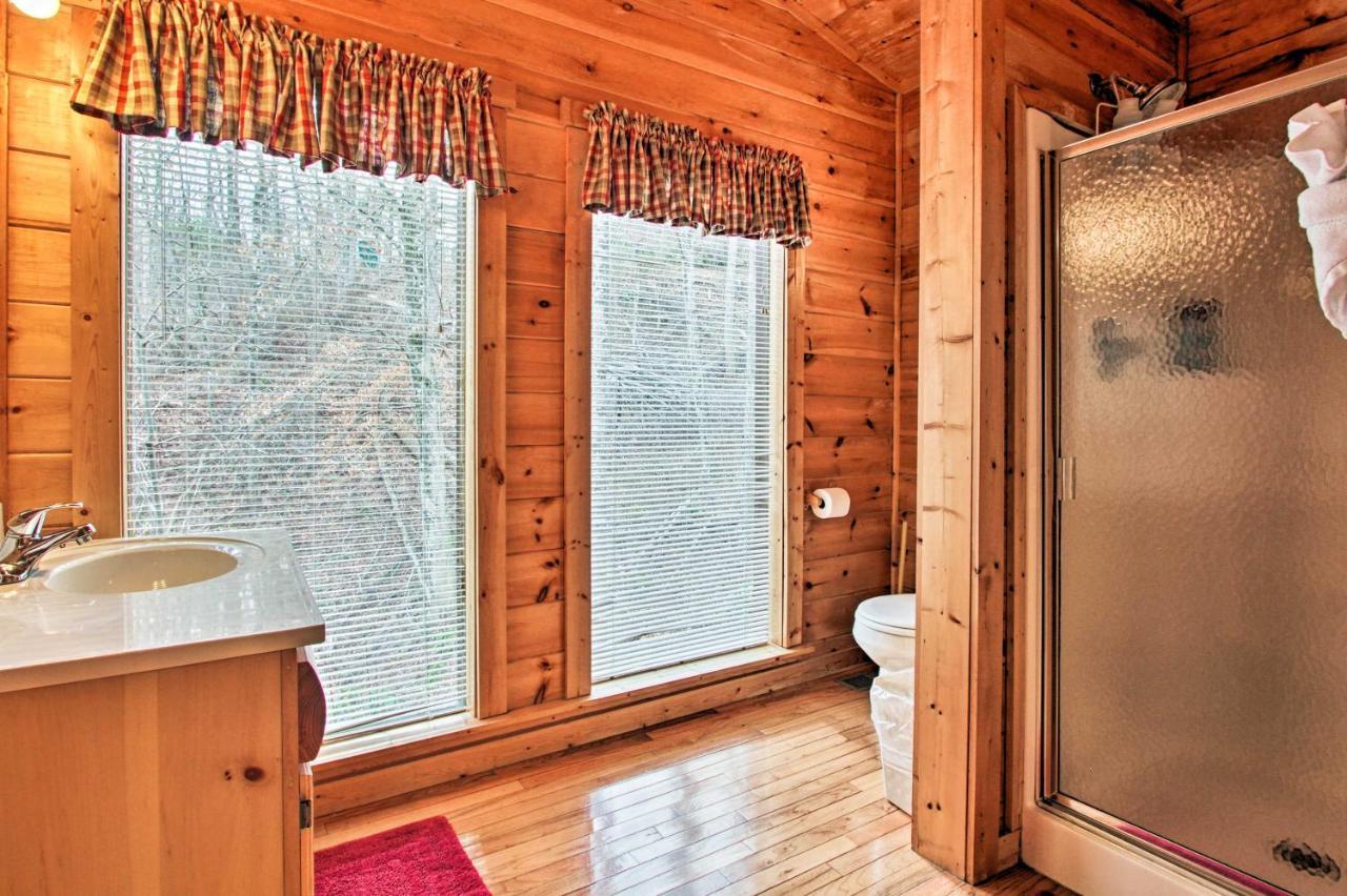 הוילה Gatlinburg Mountainside Escape With Deck And Hot Tub! מראה חיצוני תמונה