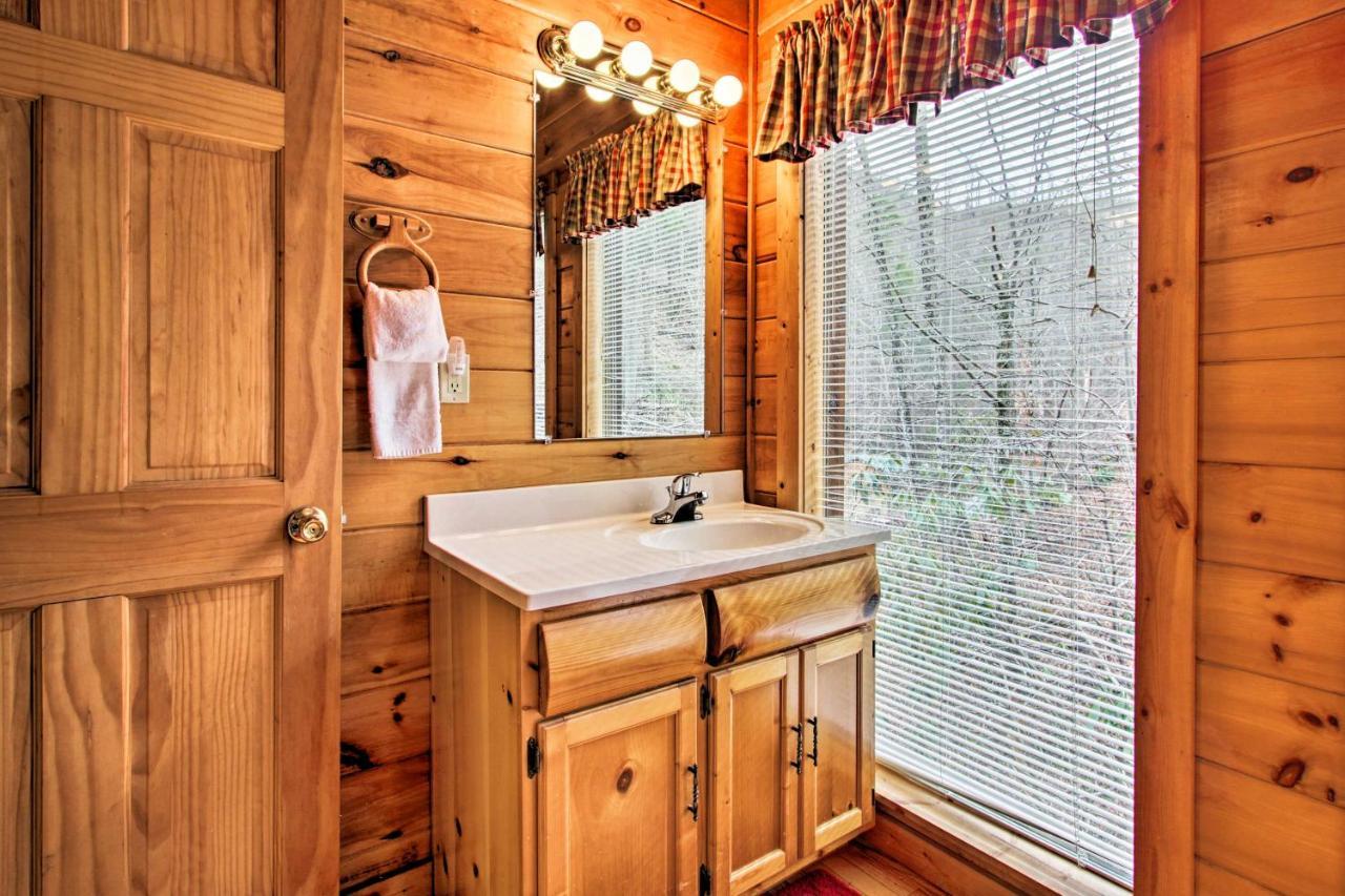 הוילה Gatlinburg Mountainside Escape With Deck And Hot Tub! מראה חיצוני תמונה
