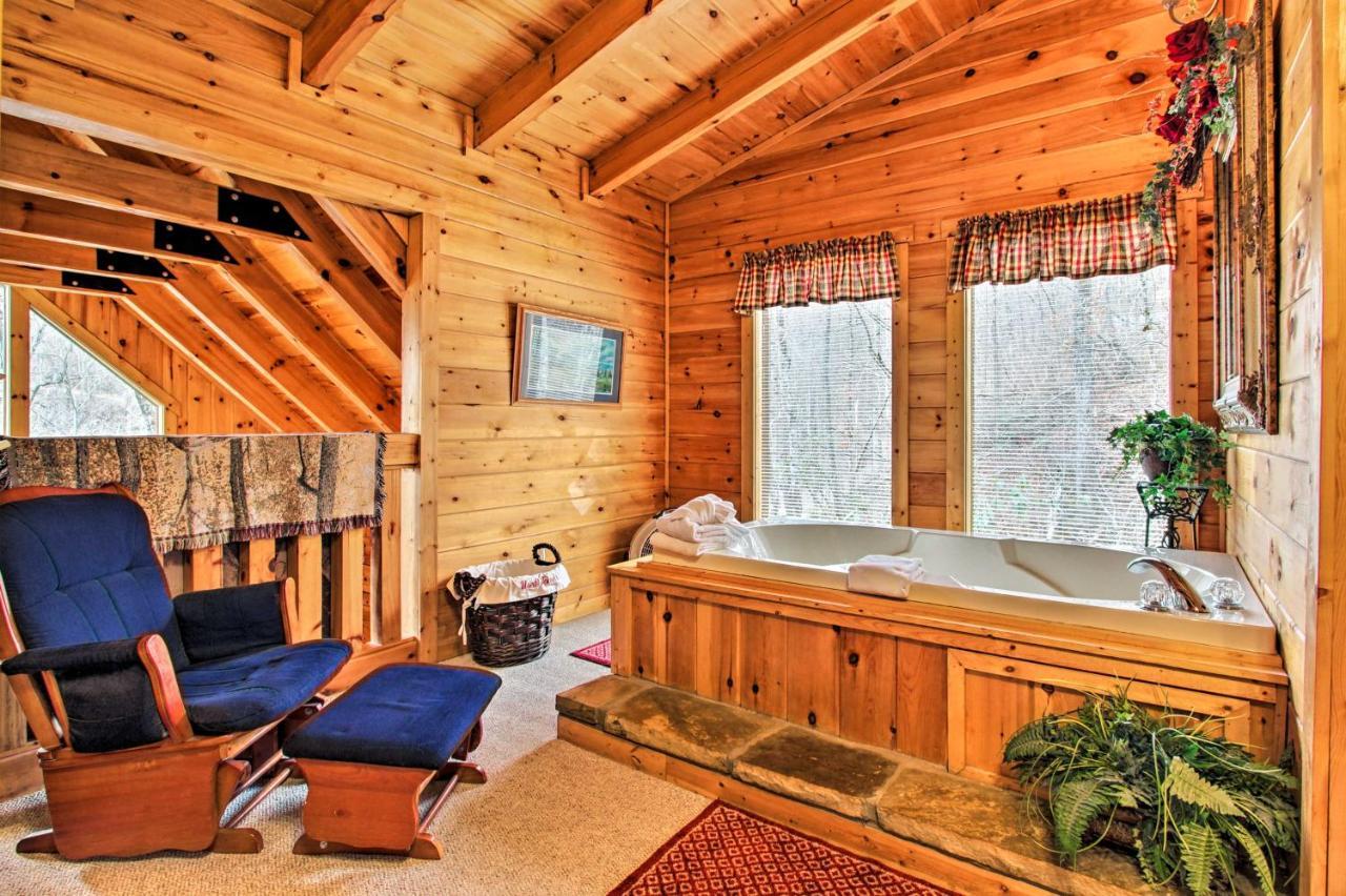 הוילה Gatlinburg Mountainside Escape With Deck And Hot Tub! מראה חיצוני תמונה