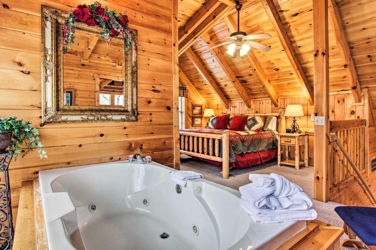 הוילה Gatlinburg Mountainside Escape With Deck And Hot Tub! מראה חיצוני תמונה