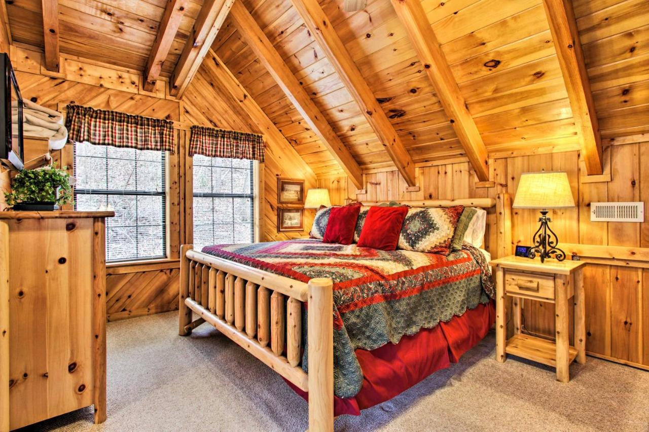 הוילה Gatlinburg Mountainside Escape With Deck And Hot Tub! מראה חיצוני תמונה